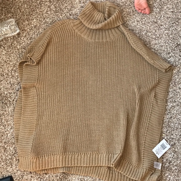 Kohl's Tops - Womens Poncho NWT Camel Color
